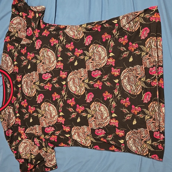 Fresh prints of BelAir black Tshirt with skulls size medium Halloween Goth - Picture 11 of 11